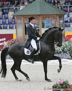 Stefan van Ingelgem on Withney van 't Genthof (by Ferro)