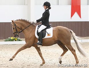 Alexandra Barbançon on Domino Dancing