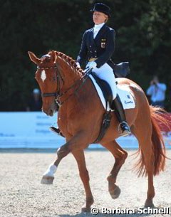 The winner of the Bad Salzuflen big tour is the show poster's hero, Nadine Capellmann. Aboard Elvis, Capellmann won the Grand Prix and Grand Prix Special.