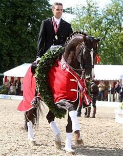 Andreas Helgstrand and Don Schufro win the 2008 Danish Championships :: Photo © Ridehesten.com