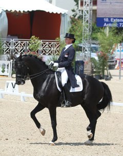 Anky van Grunsven on Painted Black at the 2008 CDI Cannes :: Photo © Thierry Billet