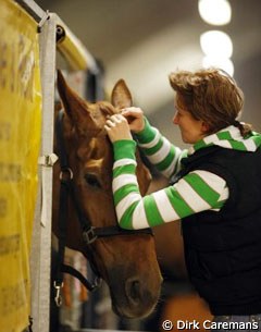 Groom Anna Kleniuk braids Warum Nicht :: Photo © Dirk Caremans