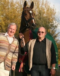 Owner Louis Nielsen and Breeder Hans Jul Andersen with Polka Hit Nexen :: Photo © Ridehesten.com