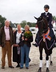 Madeleine Witte-Vrees and Wynton win the 2008 Pavo Cup Finals