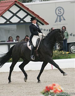 Another ex-patriot: Canadian Christilot Boylen-Hanson on Mr Hermosilla's black gelding Gachino (by Gardez)