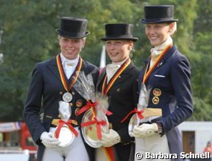 The Young Rider Champions Kirsten Sieber, Ann Kristin Dornbracht, Kathleen Keller