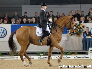 Hubertus Schmidt on Wansuela Suerte. The pair should have got a 2 for their "extended" walk, but their piaffes were the best of the whole Grand Prix