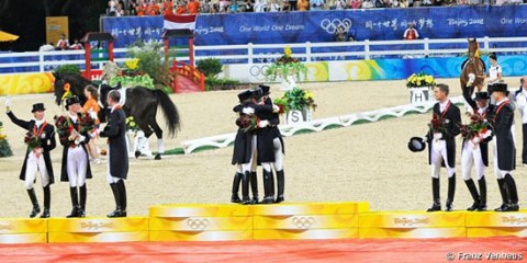 The team medal podium