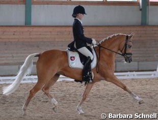 Finishing in the bronze medal position: Carlotta Hassenburger on Dulcia