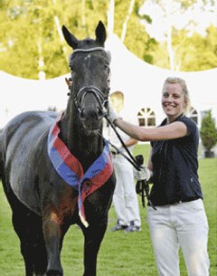 Weihegold Wins the 2008 Oldenburg Elite Mare Show in Rastede