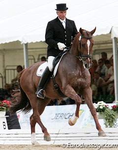 Willy Arts and Valeska DG at the 2008 World Young Horse Championships :: Photo © Astrid Appels