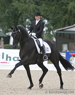 Jana Freund and Dramatic win the 2008 World Young Horse Championships in Verden :: Photo © Astrid Appels