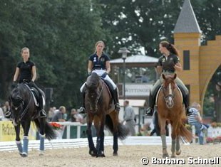 Louisa Luttgen on Habitus, Anna Katharina Lutten on Lamborghini and Jessica Suss on Diamantenborse