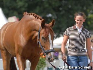 Jessica Suss with Diamantenborse