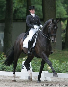 Dutch Fieke Houwen on the former Grand Prix horse Ferrolan (by Ferro)