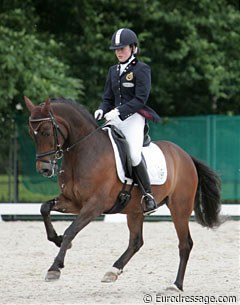 Julie van Olst on Haasendonck's Sultan