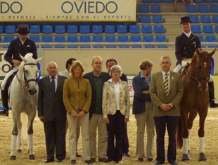 The Grand Prix freestyle competitors with the judges: Claudio Castilla Ruiz and Jean François Lagarde