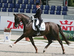 Helen Langehanenberg on Sissy Max-Theurer's Bundeschampion Furst Khevenhuller