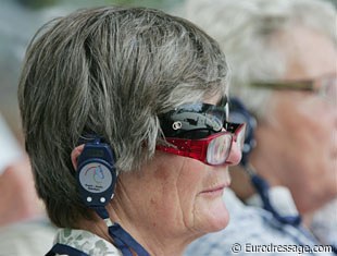 That's the way to watch the Aachen competition. Headphone to hear the commentary and double glasses to make sure everything is seen in detail!