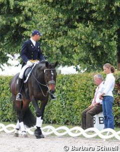 Steffen Peters talking to Johann Hinnemann and his wife Shannon