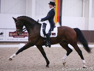 Belgian Laurence Roos on Ambaro Saturnus