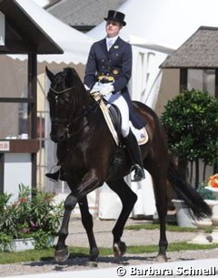Pretender, the 2007 vice-Bundeschampion, ridden by his owner Stephanie Jansen