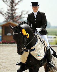 Carola Koppelmann aboard Rubinio B (by Royal Rubin)