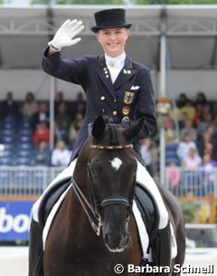 Rothenberger waves to the crowds