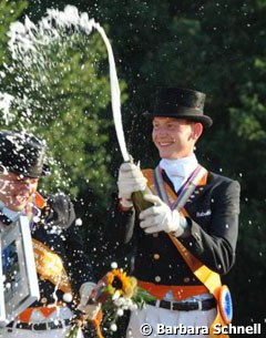 Diederik van Silfhout celebrating