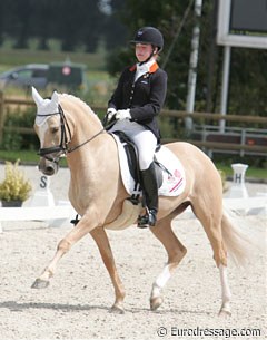 Antoinette te Riele and Golden Girl :: Photo © Astrid Appels