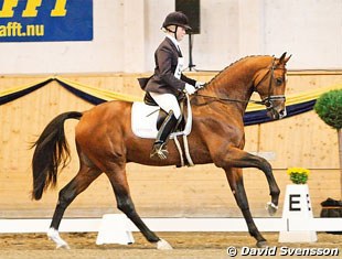 Yvonne Osterholm and Bellagio at the 2009 Swedish Young Horse Championships :: Photo © David Svensson