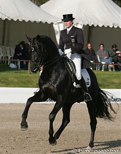 6th Place: Carola Koppelmann on the gorgeous Insterburg TSF (by Hohenstein x Giorgio Armani)