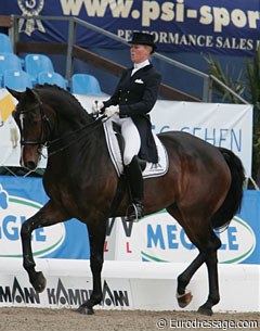 PSI in-house rider Stefanie Kerner aboard Wilfried Bechtolsheimer's 14-year old Danish warmblood Monet (by Michellino)