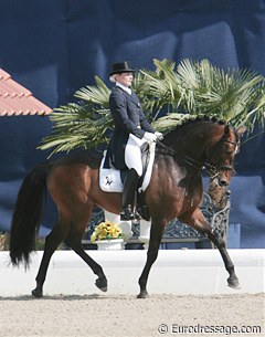 Hayley Beresford on Eduardo Fischer's Relampago do Retiro :: Photo © Astrid Appels