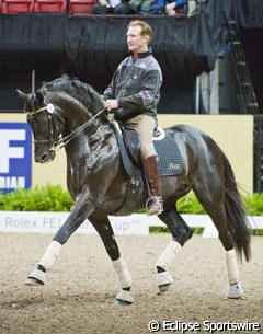 Pacific League winner Heath Ryan. The Australian is competing the black stallion Regardez Moi (by Rubinstein).