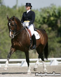 Elizabeth Austin on Olivier (by Idocus) :: Photo © Mary Phelps