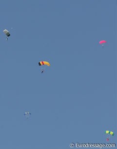 A small aviation club is located right behind the equestrian centre. The entire day one plane was taking off and dropping parachutists. It was fun to watch them land, as if they were going to come down straight into the arena.