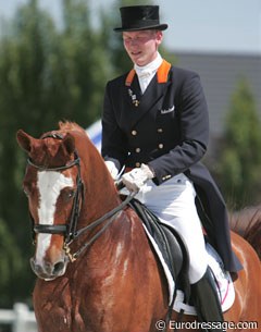 Diederik van Silfhout on yet another Prix St Georges horse, the fourth he's competing this season. Here you see Vorst D (by Hors la Loi x Lancelot)