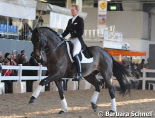 Brigitte Wittig schooling Charatan W