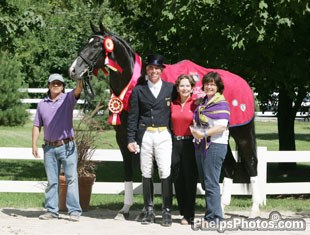 George Williams, Kathy Connelly and Elizabeth Juliano celebrate the reserve champion's title at the 2009 U.S. Developing Horse Championships