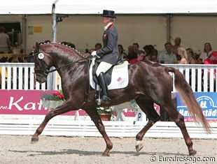 British Vicky Thompson rides GBR national football captain John Terry's Beltoni (by Belissimo M x Rubinstein)