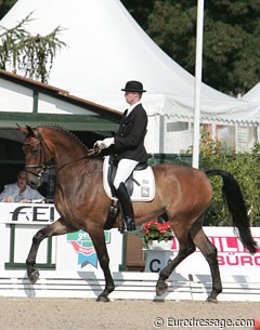 Jan Dirk Giesselmann on Real Dancer. This horse has the same dam as Blue Hors Hotline