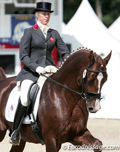 Vicki Thompson-Winfield and Beltoni at the 2009 World Young Horse Championships :: Photo © Astrid Appels