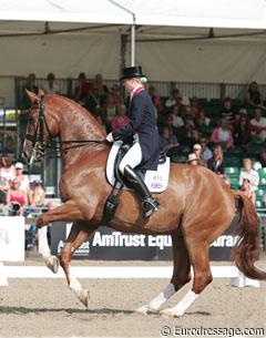 Laura Bechtolsheimer and Mistral Hojris in the Grand Prix Special at the 2009 Europeans