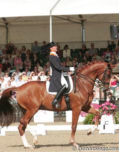 Adelinde Cornelissen on the final centerline heading towards the gold medal at the 2009 European Championships