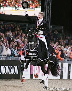Edward Gal and Totilas Win the Kur at the 2009 European Dressage Championships :: Photo © Astrid Appels