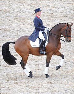 Richard Davison aboard Hiscox Artemis (by Florestan)