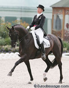 Danish Anne van Olst with Taikoen (by Negro) had a great piaffe with much rhythm and suspension. In the Grand Prix the black gelding opened his mouth quite often and there was some tension in the canter work, which made him lose swing over the back.