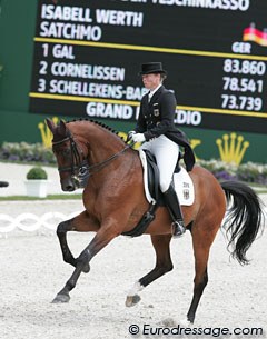 Isabell Werth and Satchmo finished fourth. Beautiful half passes, great trot extensions. In piaffe the horse becomes narrow behind and in the first transition to passage the bay became irregular. The one tempi's showed tension in the topline.