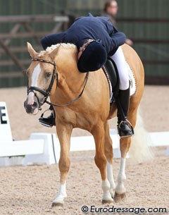 Jessica Krieg kissing Danilo after her winning team test ride